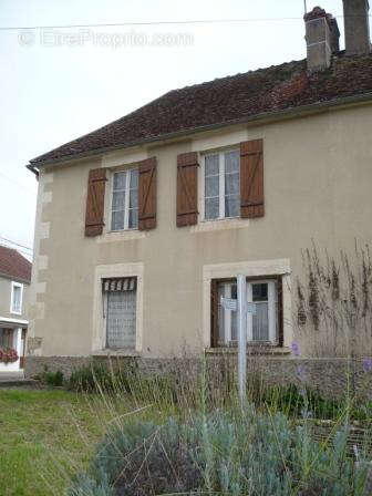 Maison à BRINON-SUR-BEUVRON