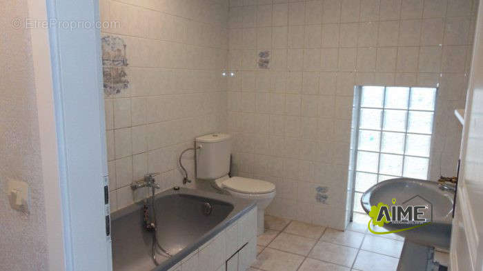 Salle de bains - Maison à BENING-LES-SAINT-AVOLD