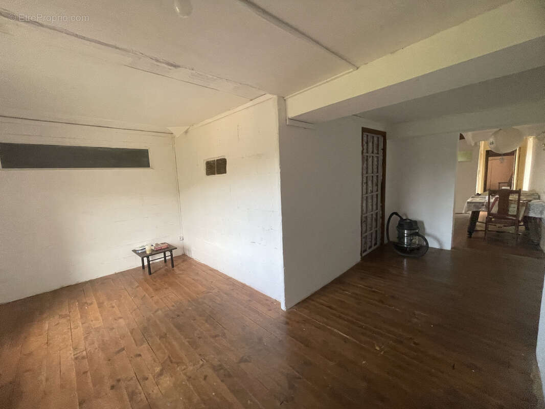 Maison à SAINT-SERNIN-SUR-RANCE