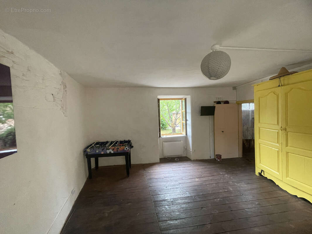 Maison à SAINT-SERNIN-SUR-RANCE