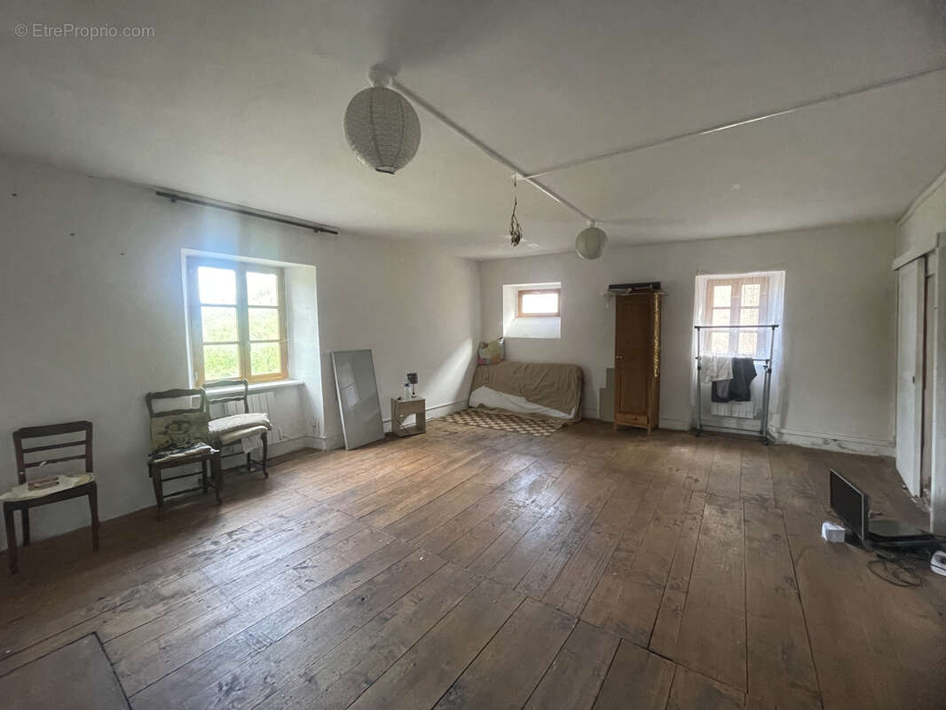 Maison à SAINT-SERNIN-SUR-RANCE