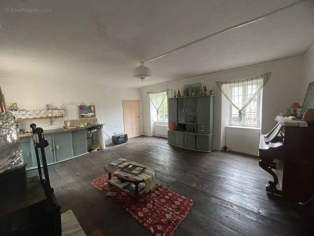 Maison à SAINT-SERNIN-SUR-RANCE