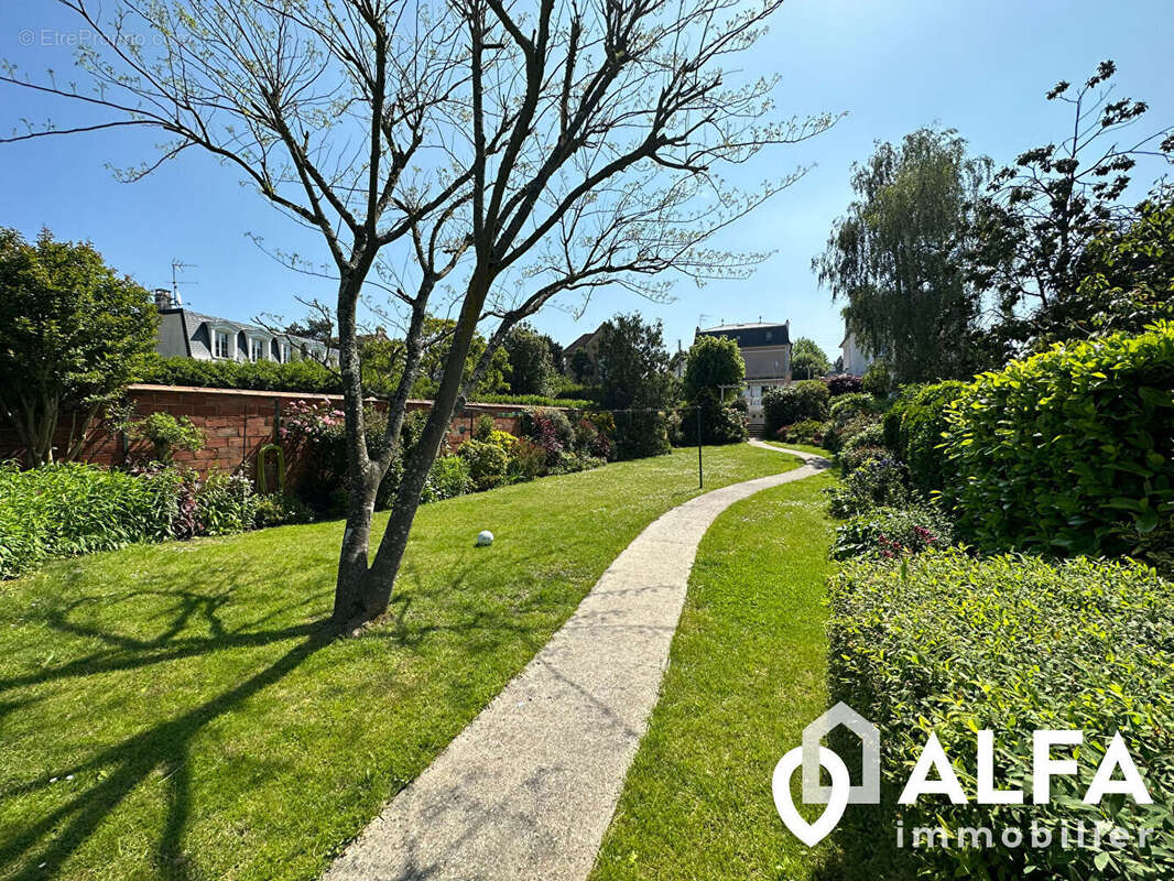 Maison à MONTMORENCY
