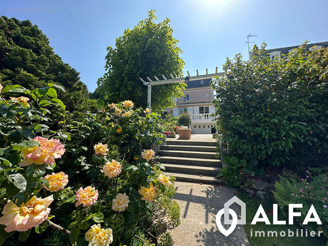 Maison à MONTMORENCY