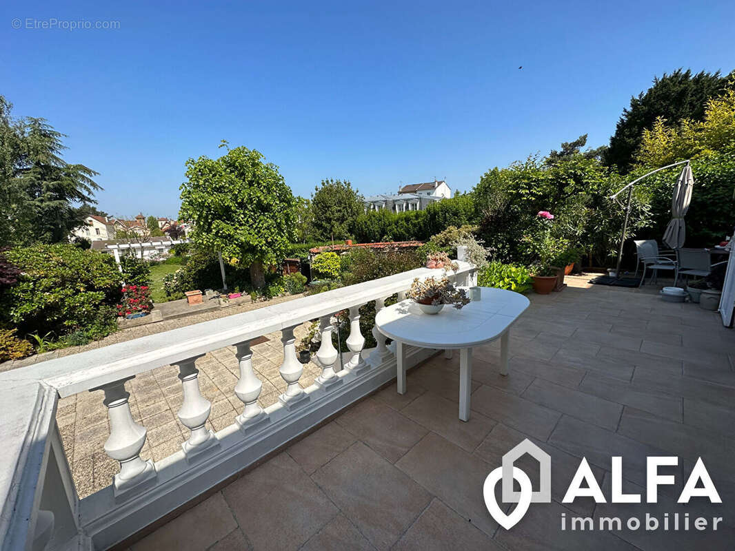 Maison à MONTMORENCY