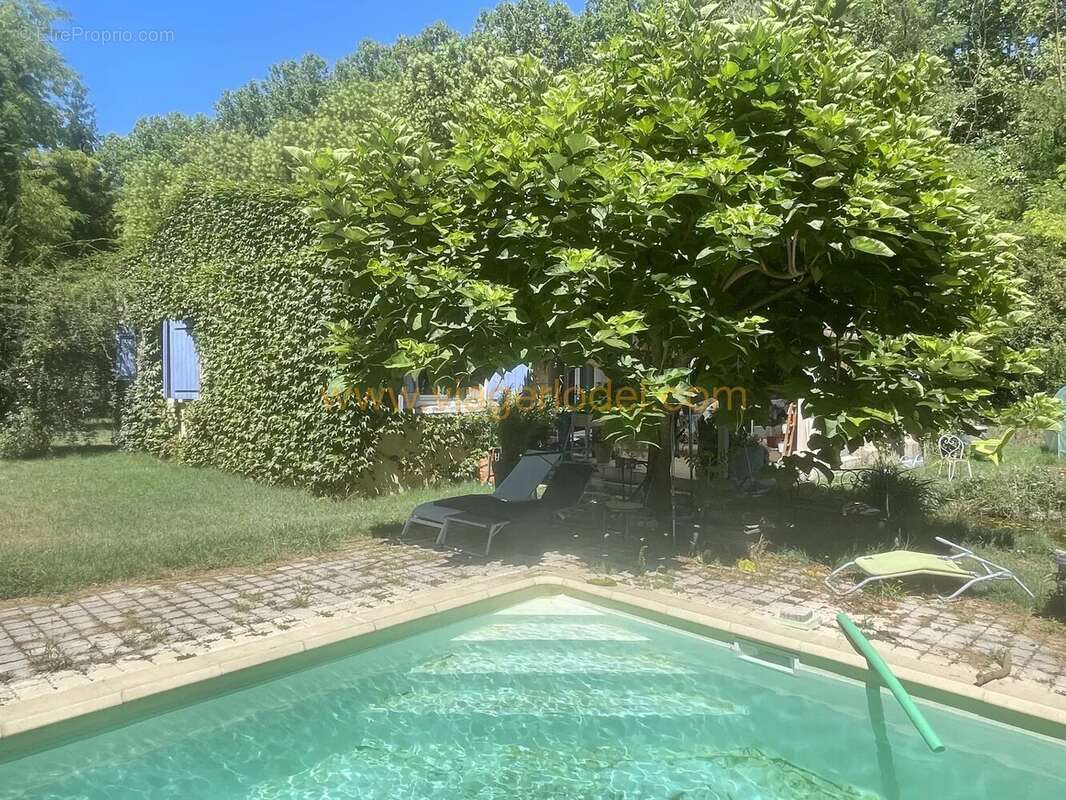 Maison à SAINT-MAIME