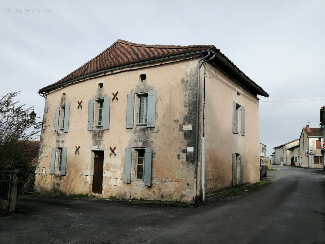 Maison à BOURG-DU-BOST