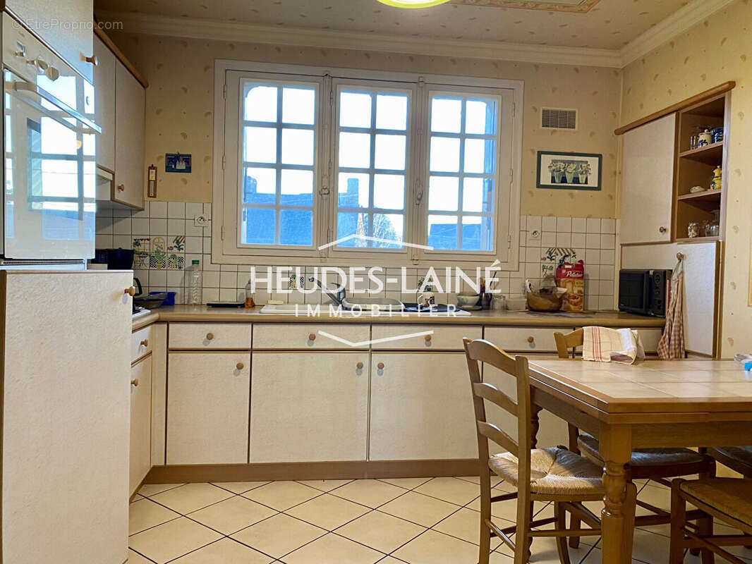 Maison à SAINT-HILAIRE-DU-HARCOUET