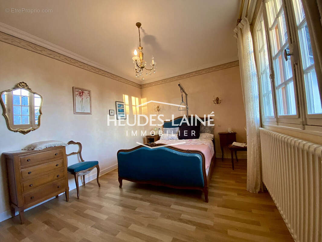 Maison à SAINT-HILAIRE-DU-HARCOUET