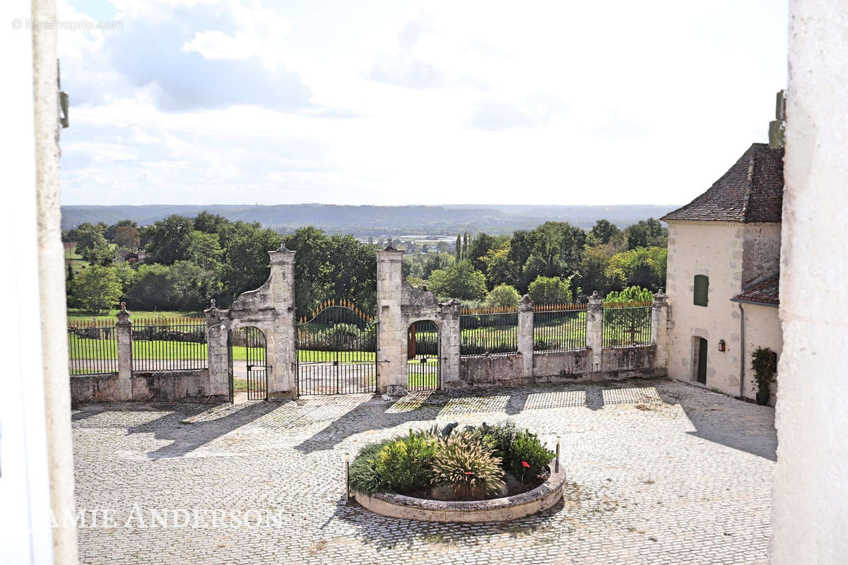 Maison à SAINT-EMILION