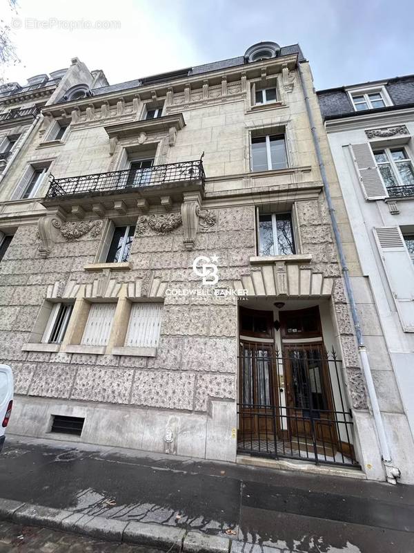 Appartement a louer paris-7e-arrondissement - 4 pièce(s) - 94 m2 - Surfyn