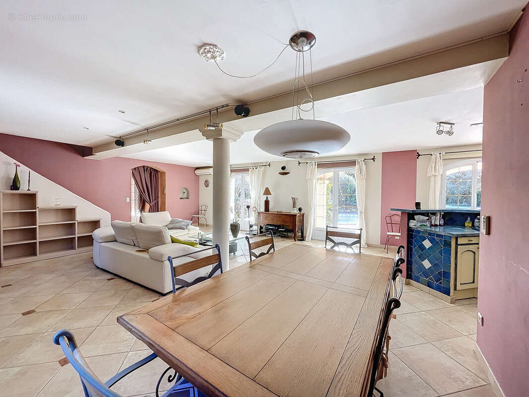 Maison à VAISON-LA-ROMAINE