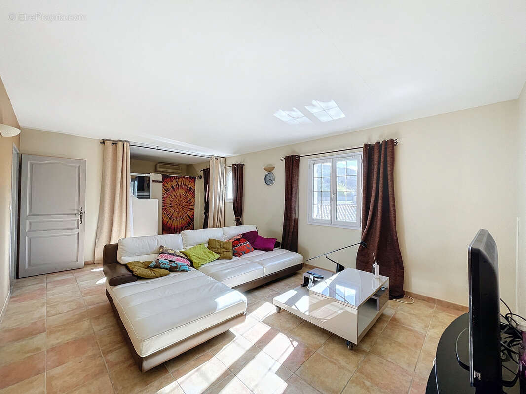 Maison à VAISON-LA-ROMAINE