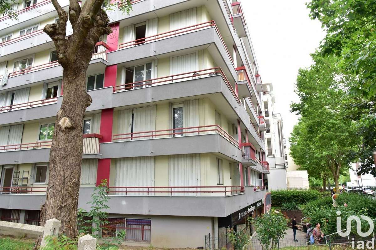 Photo 8 - Appartement à VILLENEUVE-LA-GARENNE