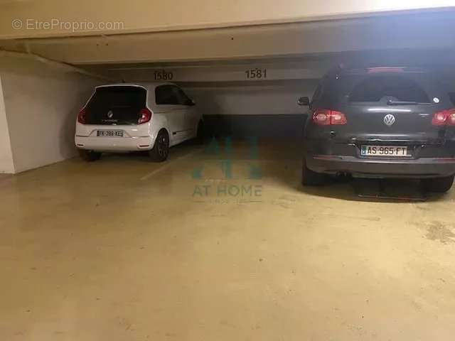 Parking à PARIS-10E