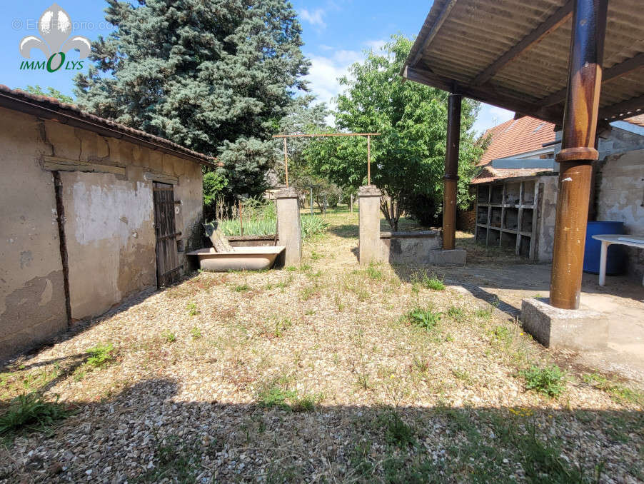 Maison à POUILLY-SUR-SAONE