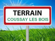 Terrain à COUSSAY-LES-BOIS