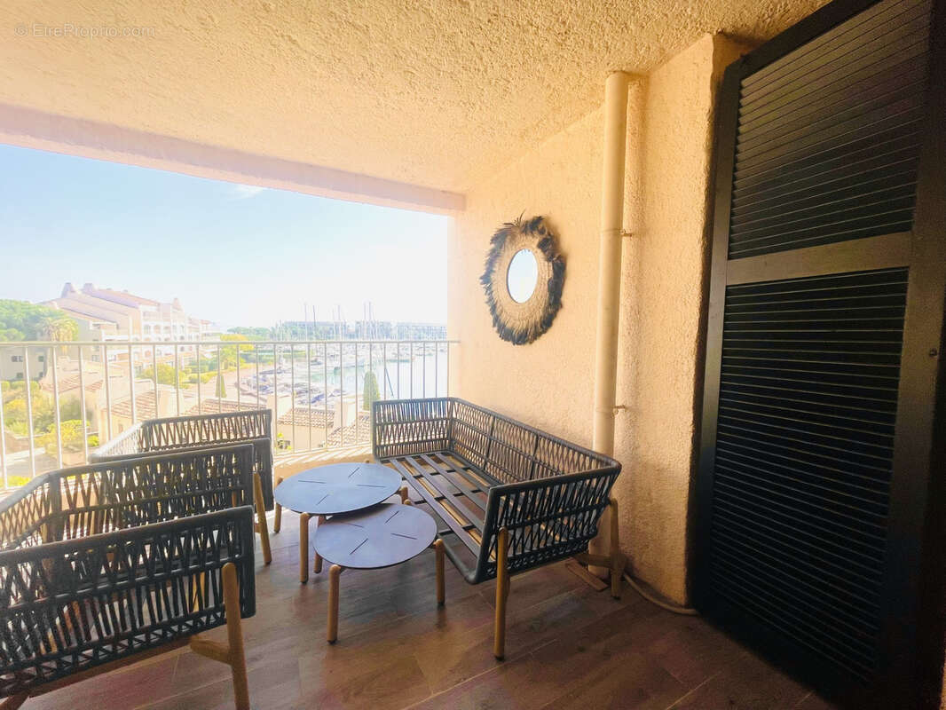 Appartement à COGOLIN