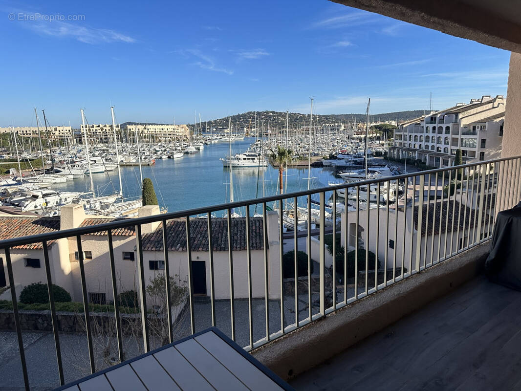 Appartement à COGOLIN