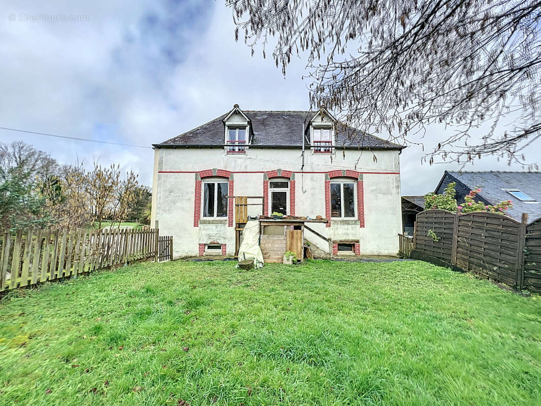 Maison à LE HAUT-CORLAY