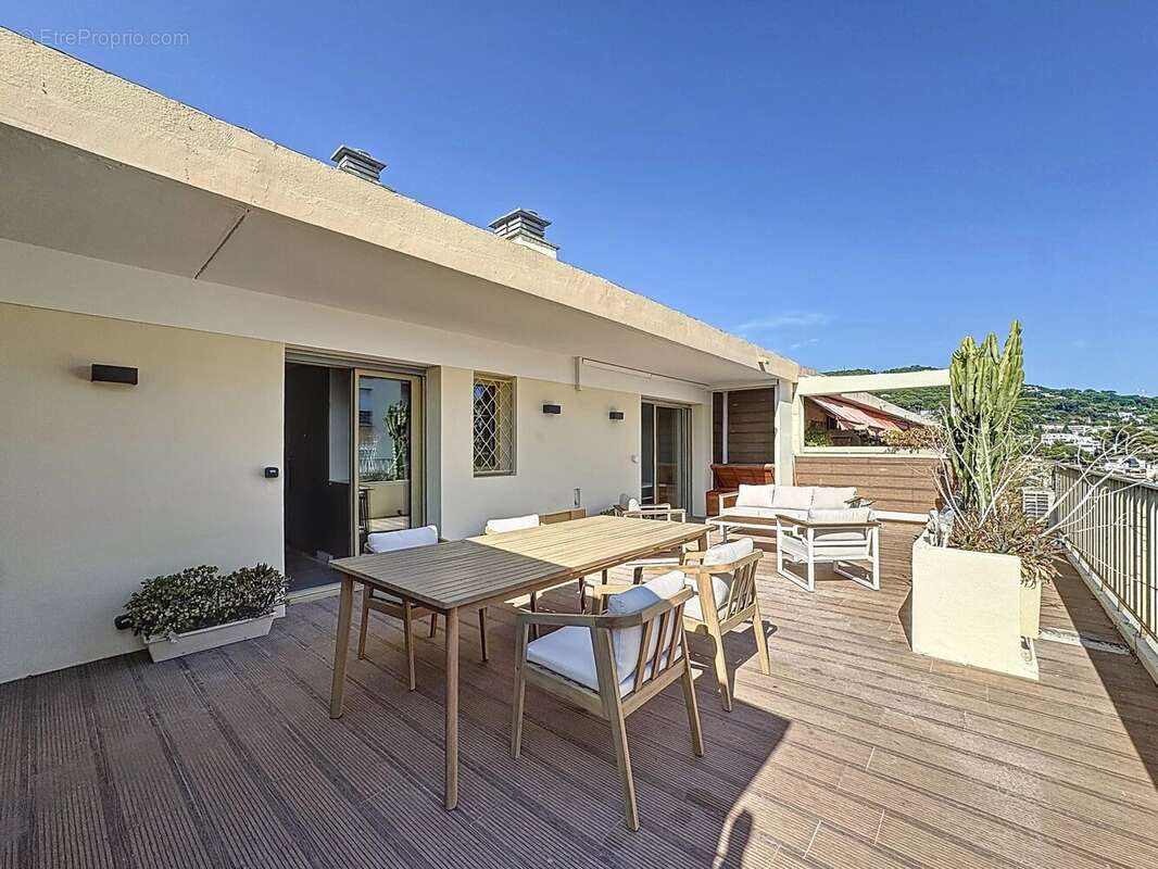 Appartement à LE CANNET