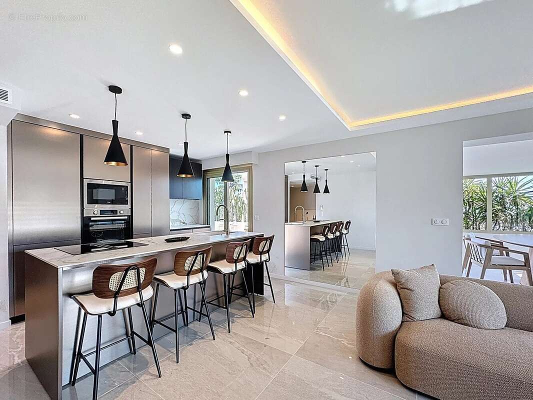 Appartement à LE CANNET