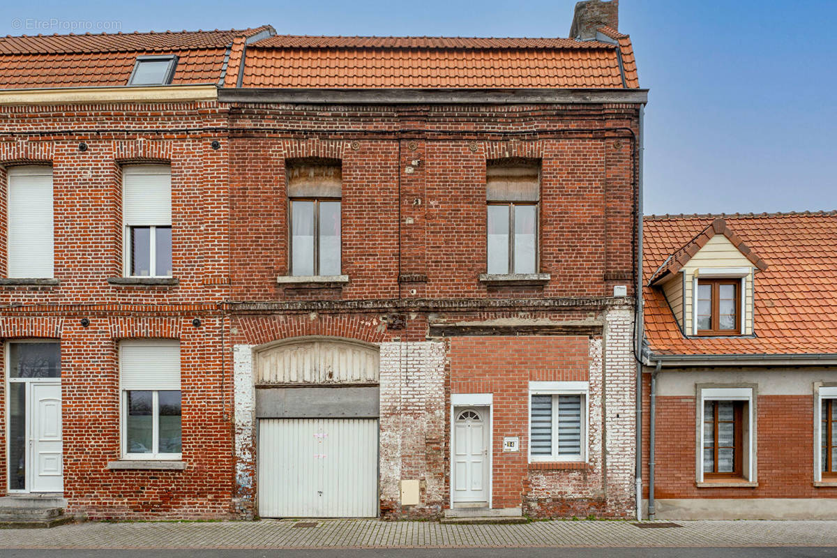 Maison à LAUWIN-PLANQUE