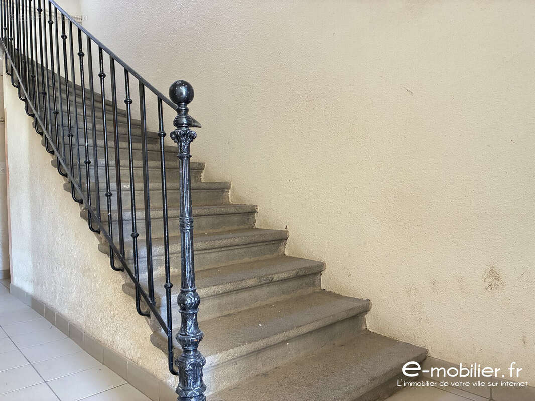 Maison à SAINT-ALBAN-LES-EAUX