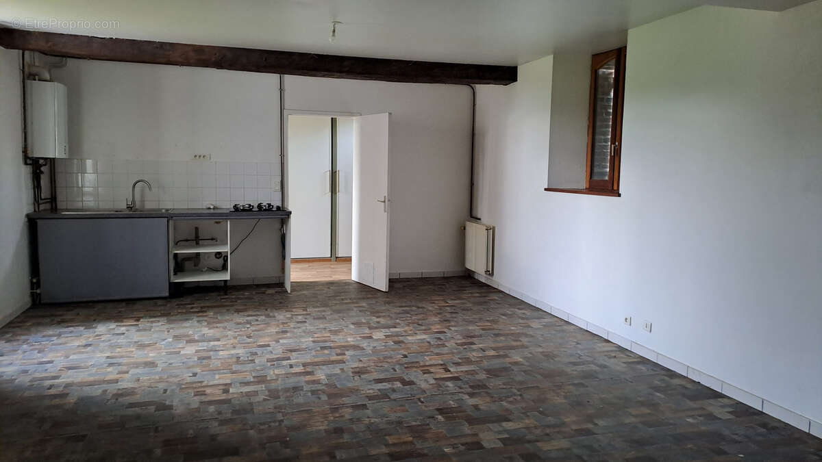 Maison à CHAMPVALLON