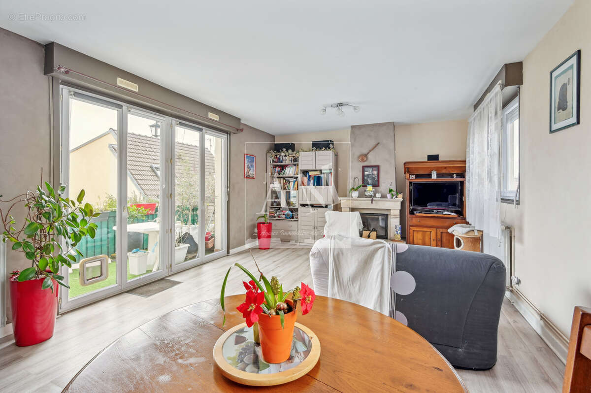 Appartement à NANTERRE