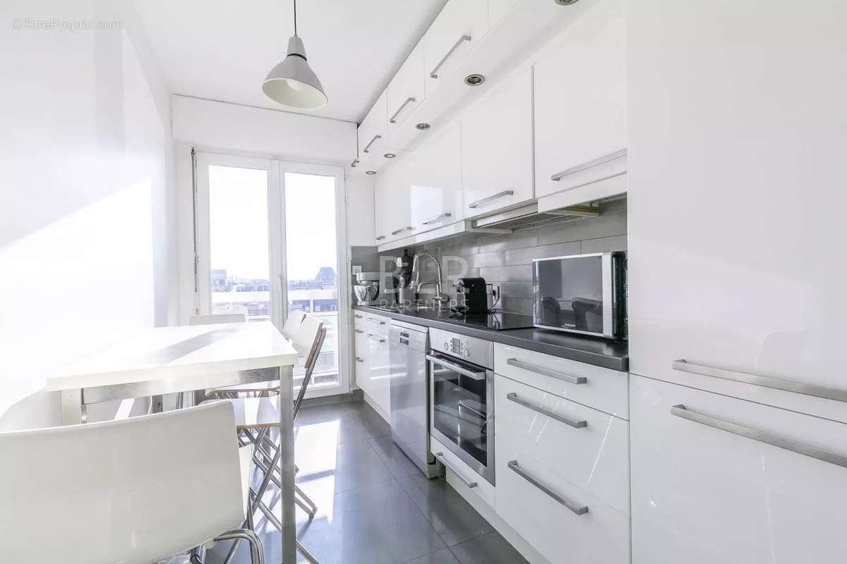 Appartement à PARIS-10E