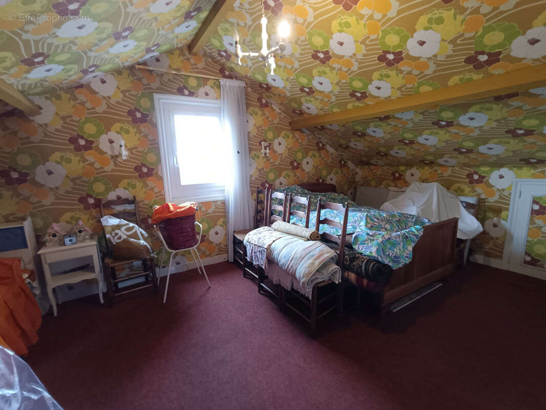 Maison à ROULLET-SAINT-ESTEPHE