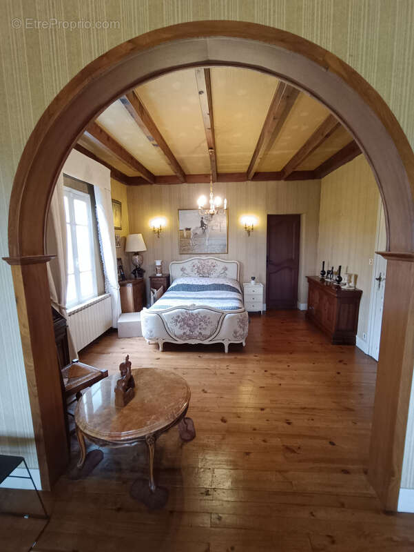 Maison à ROULLET-SAINT-ESTEPHE