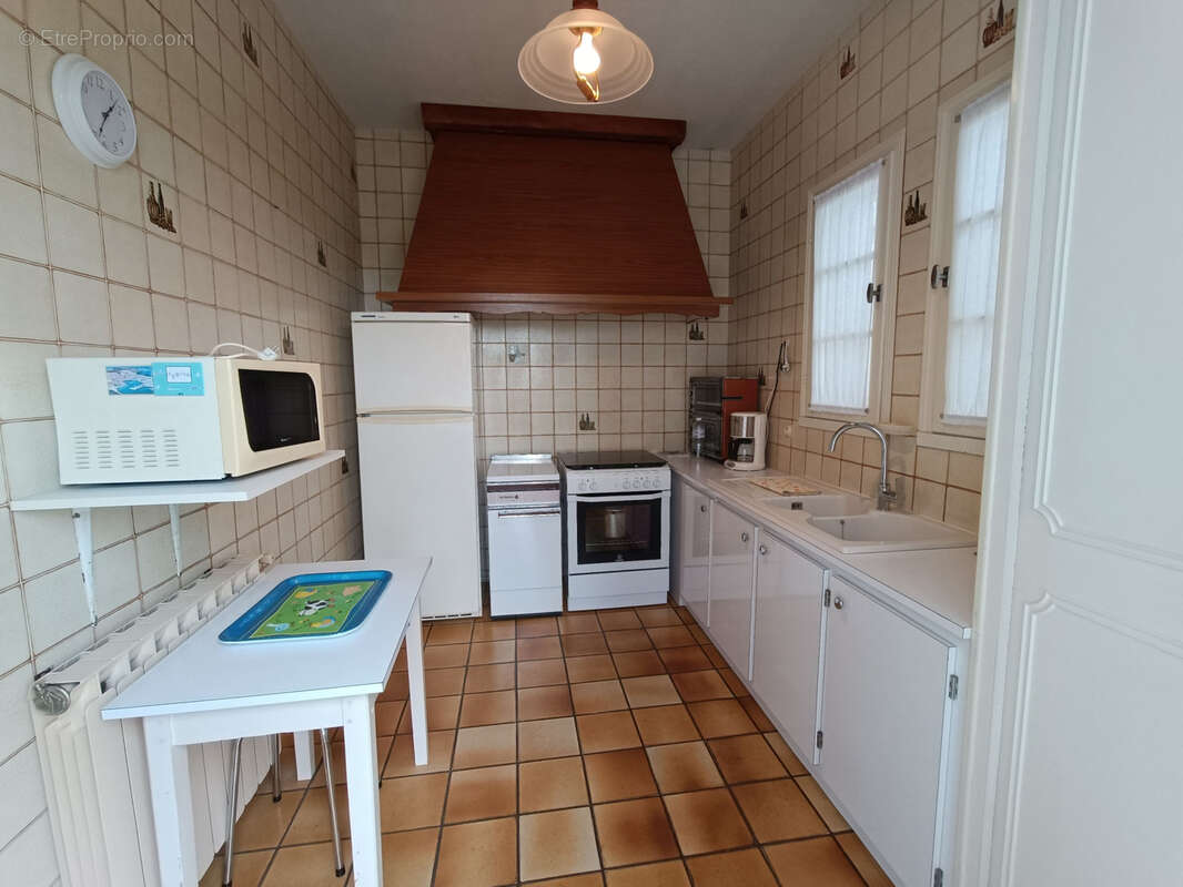 Maison à ROULLET-SAINT-ESTEPHE