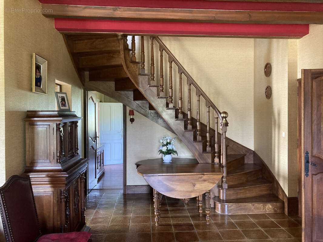 Maison à ROULLET-SAINT-ESTEPHE