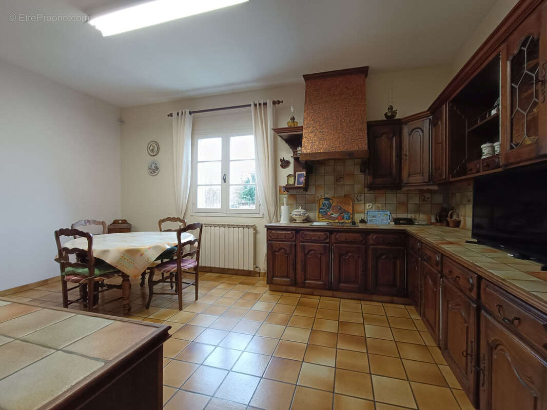 Maison à ROULLET-SAINT-ESTEPHE