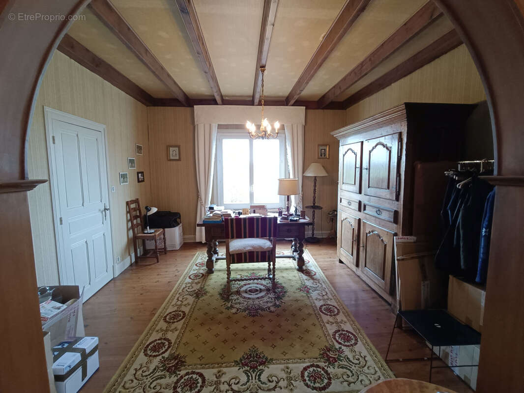 Maison à ROULLET-SAINT-ESTEPHE