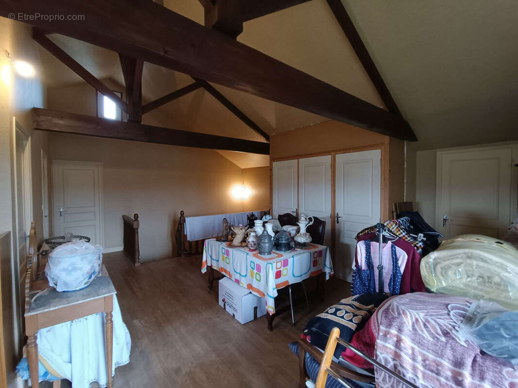 Maison à ROULLET-SAINT-ESTEPHE