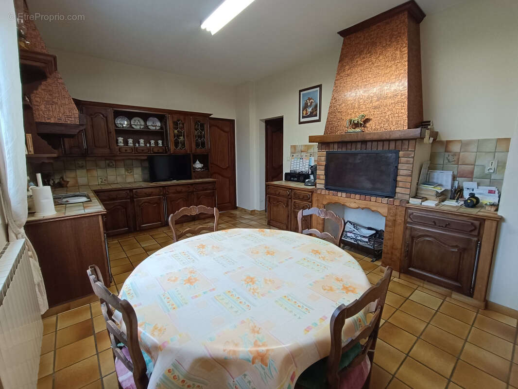 Maison à ROULLET-SAINT-ESTEPHE