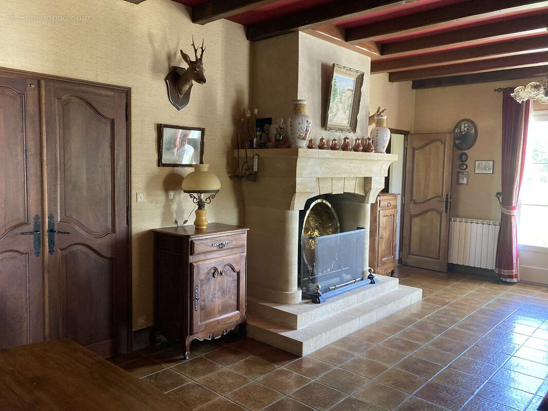 Maison à ROULLET-SAINT-ESTEPHE