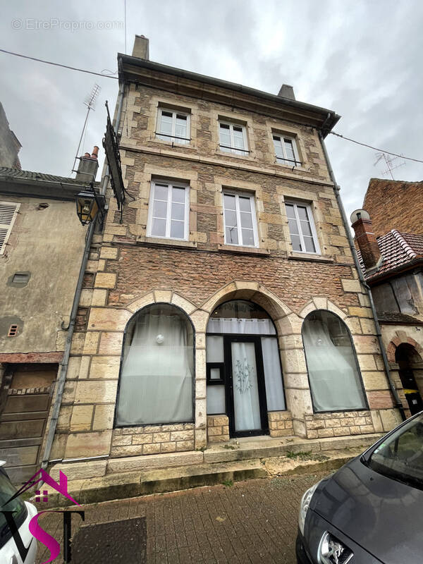 Maison à AUXONNE