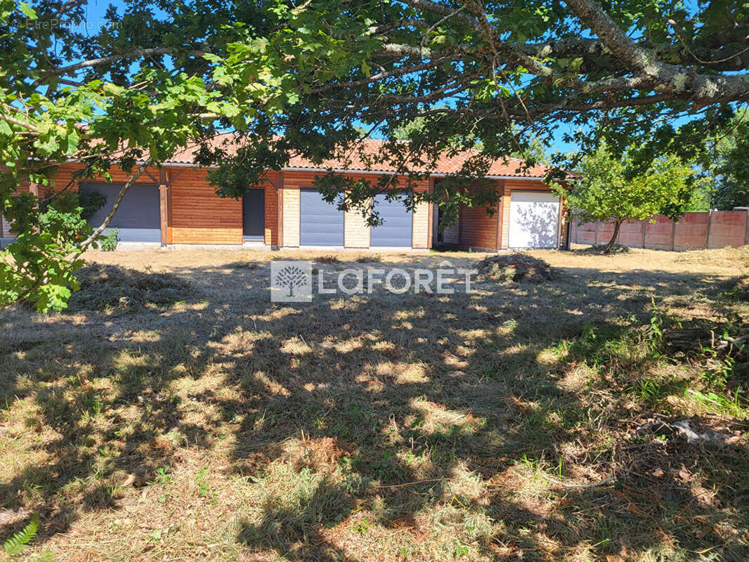 Maison à SAINTE-EULALIE-EN-BORN