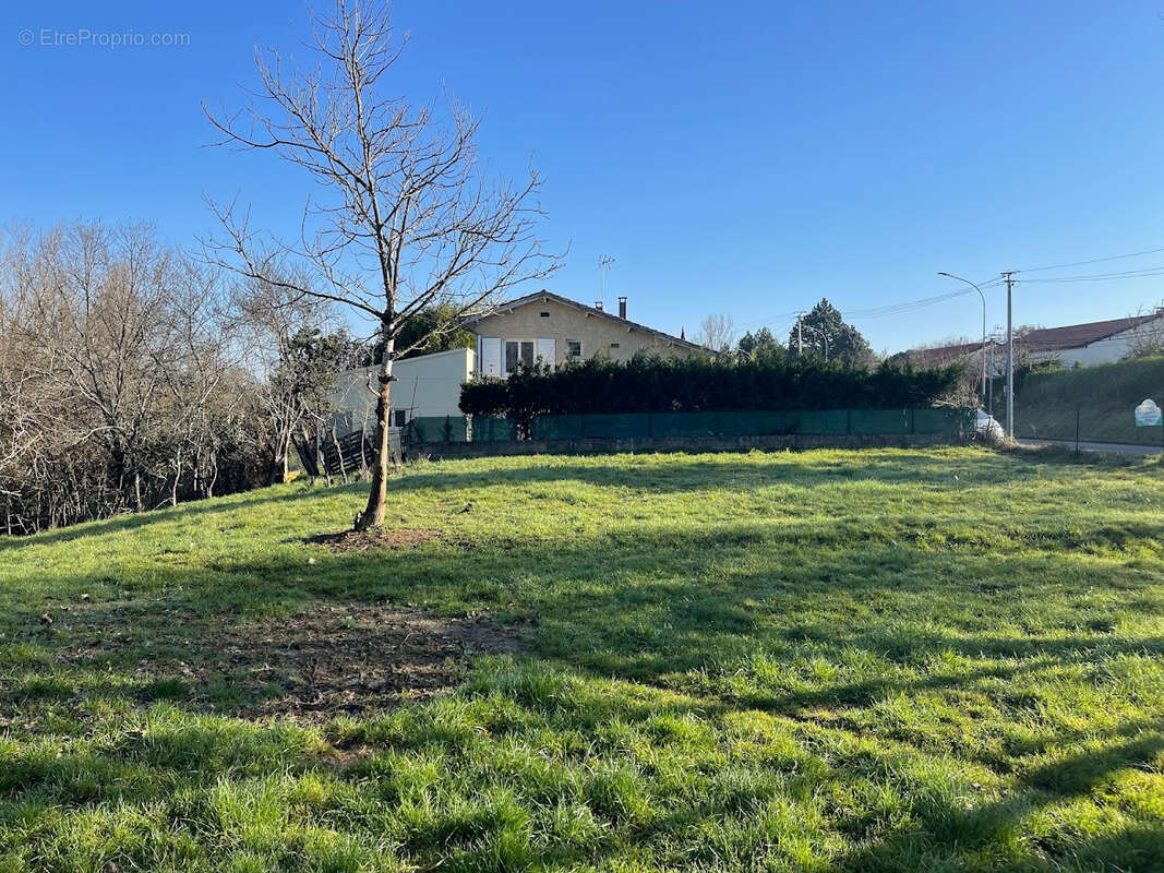 Terrain à FLEURANCE