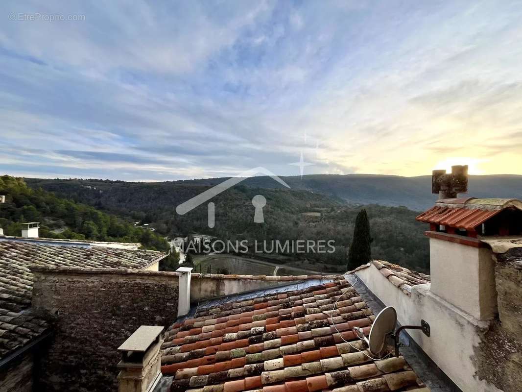 Appartement à BONNIEUX