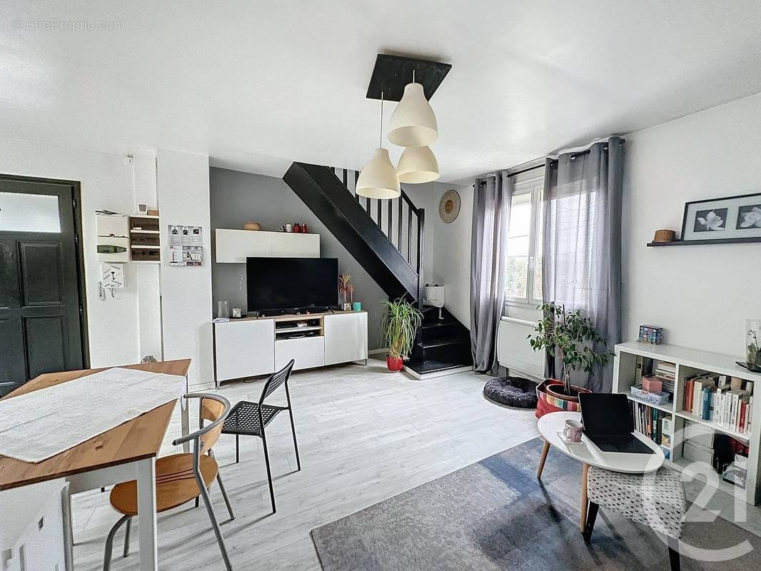 Appartement a vendre  - 5 pièce(s) - 84 m2 - Surfyn