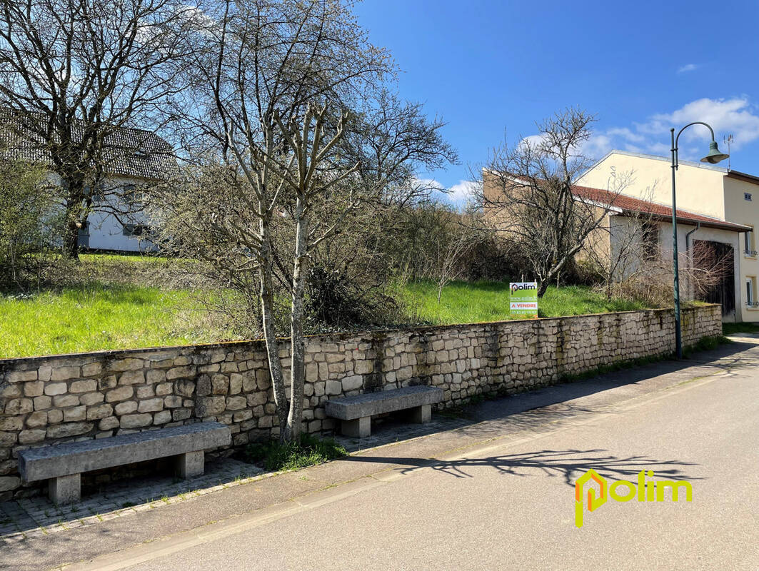 Terrain à JEZAINVILLE