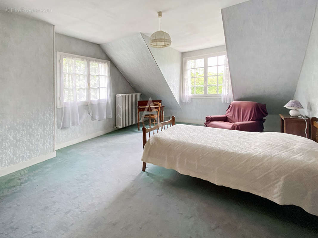 Maison a vendre  - 7 pièce(s) - 173 m2 - Surfyn