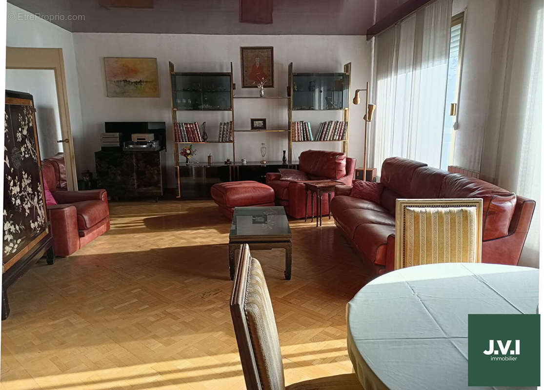 Appartement a vendre  - 5 pièce(s) - 121 m2 - Surfyn