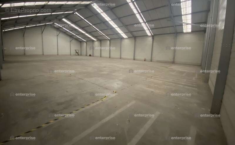 Commerce à SAINT-QUENTIN