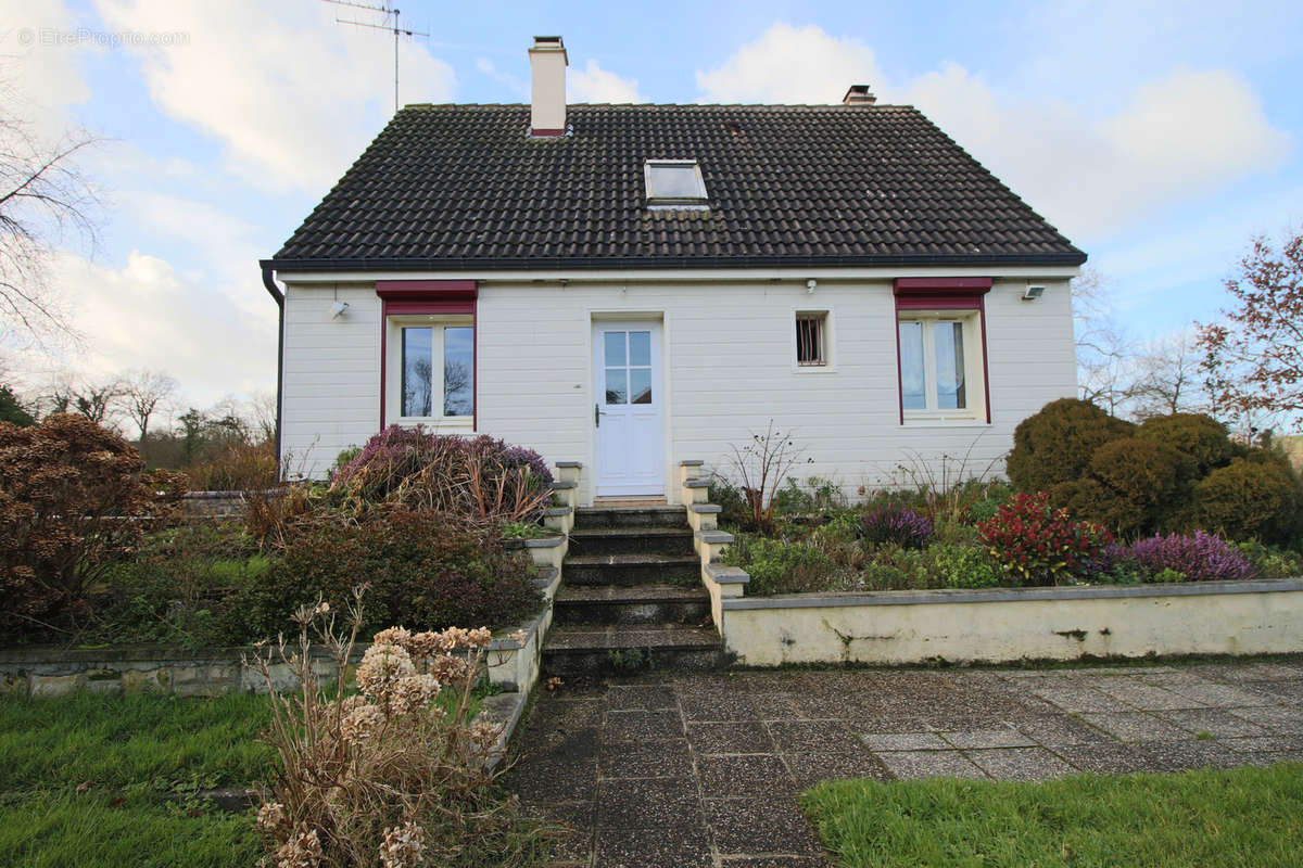 Maison à LE TRONQUAY